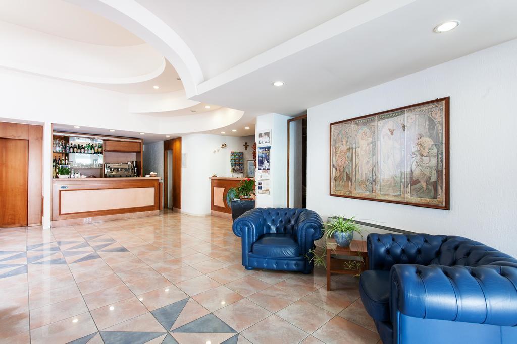 Hotel Los Angeles Ασίζη Εξωτερικό φωτογραφία