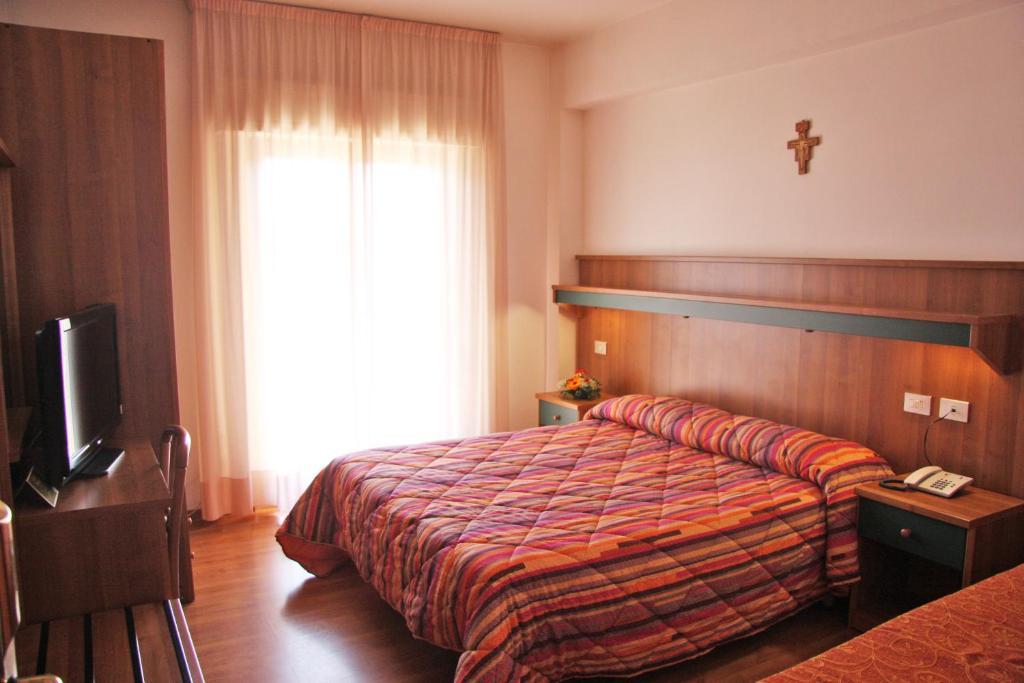 Hotel Los Angeles Ασίζη Δωμάτιο φωτογραφία